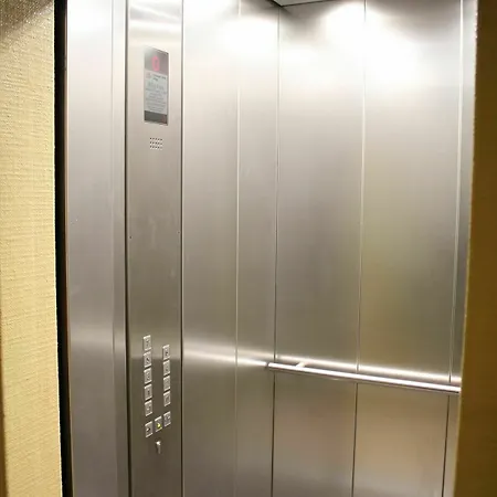 Rheinmetropole מלון 3*