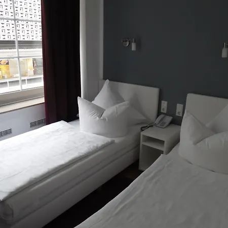 Rheinmetropole Hotel 3*