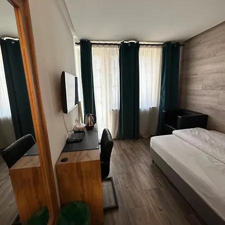 Отель Rheinmetropole 3*